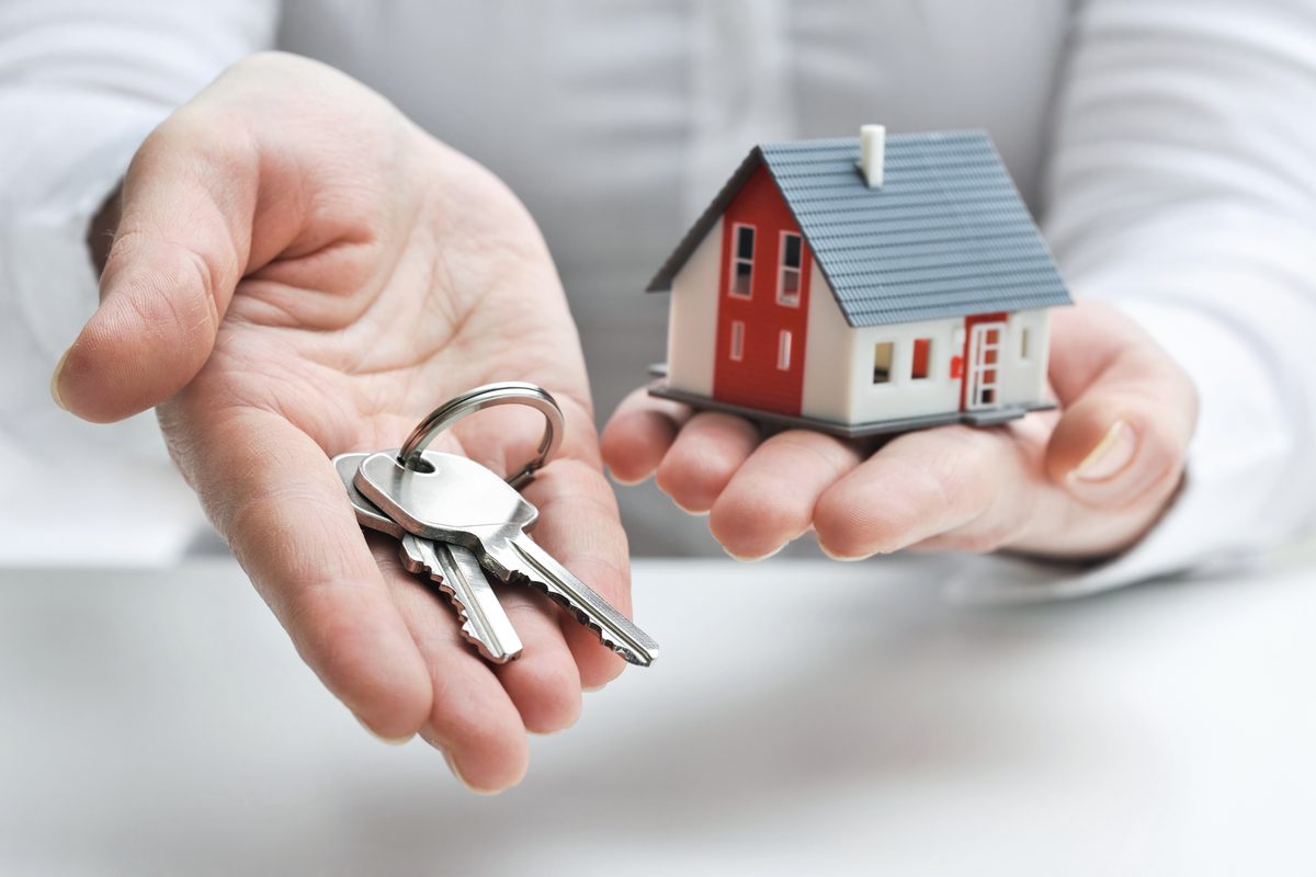 Remise des clés d’un logement après la signature